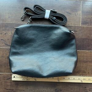 BNWOT Black S-Q Crossbody Bag